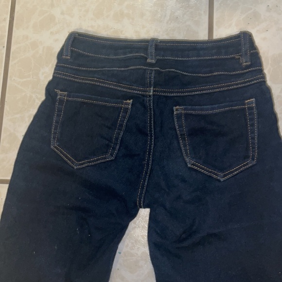 Low rise jeans, 2000s style - Picture 4 of 4